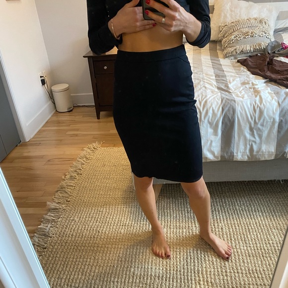 Black skirt - Picture 2 of 3